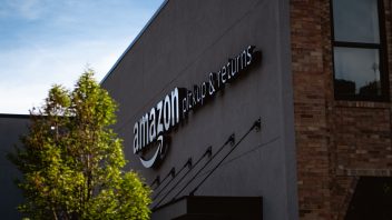 Azioni Amazon: Warren Buffett punta sul colosso di Jeff Bezos