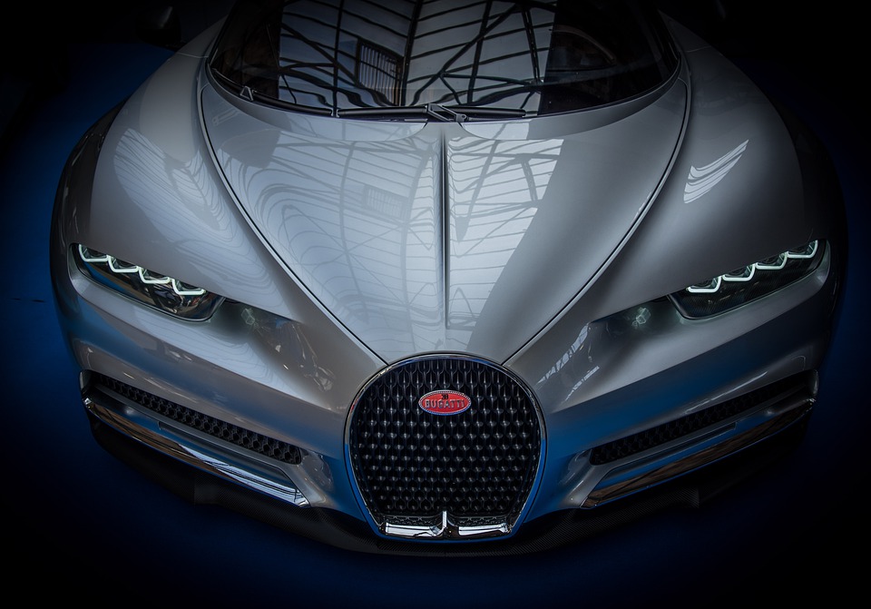 Bugatti batte record di velocità, ricavi in crescita