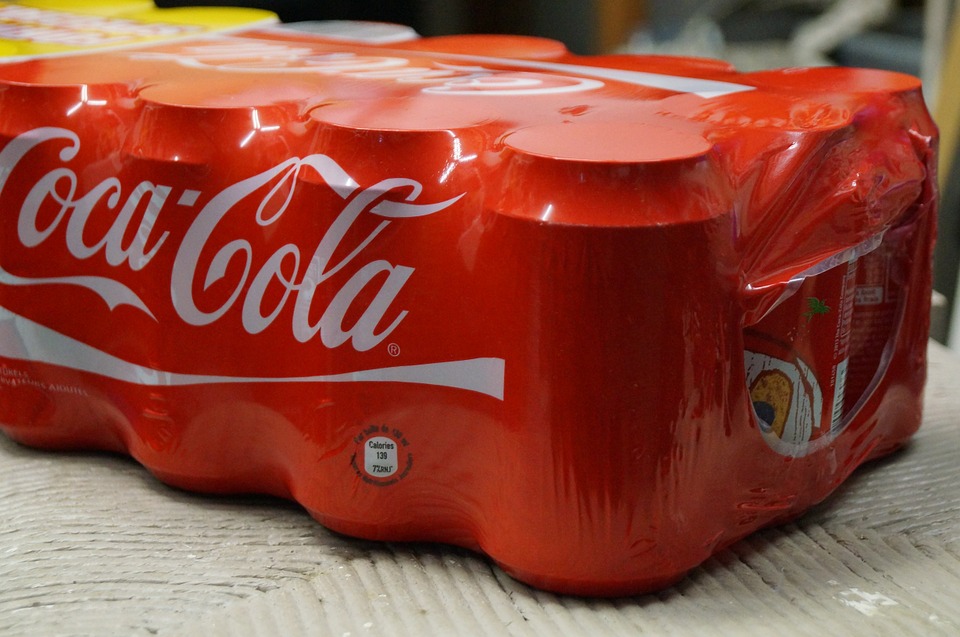 Coca Cola: stop investimenti e assunzioni, fabbriche a rischio