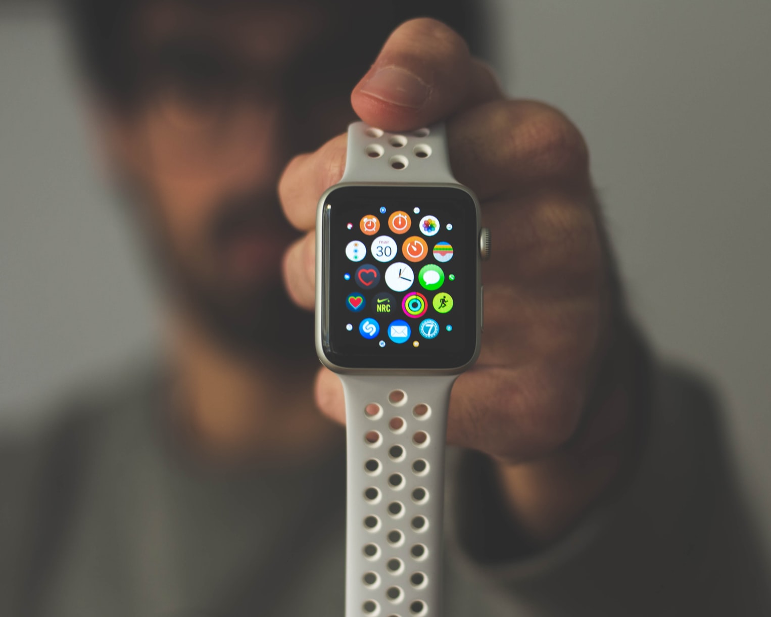 Apple Watch: vendite +36%, superati Swatch e TAG Heuer