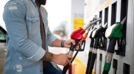 Bonus carburante: la social card da 150 euro contro il caro benzina