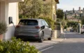 Quanto costa ricaricare un’auto elettrica: casa, colonnina e 100 km